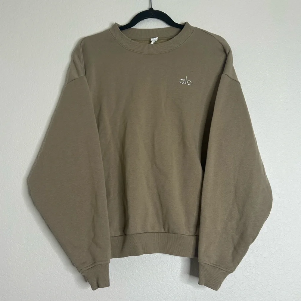 ALO Yoga Accolade Crewneck Pullover Sweatshirt - Picture 5 of 11